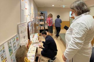 大学病院内での研修(施設見学)の様子