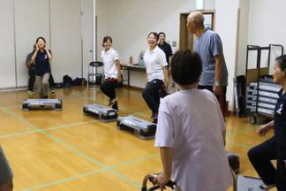 音楽に合わせてステップ運動