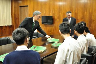柳川療育センター 山下裕史朗施設長より生徒へ説明