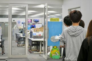 ４つのグループに分かれて市役所各課を訪問しました