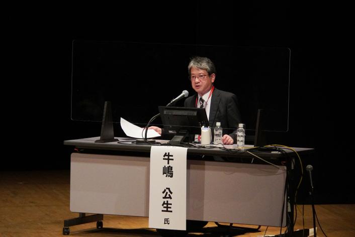 学会の座長を務めた久留米大学産婦人科学講座 牛嶋教授