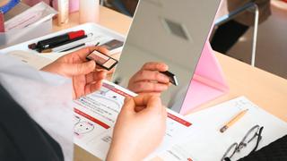 デイケアセンターで「身だしなみ講座（資生堂ライフクオリティセミナー）」を実施しました