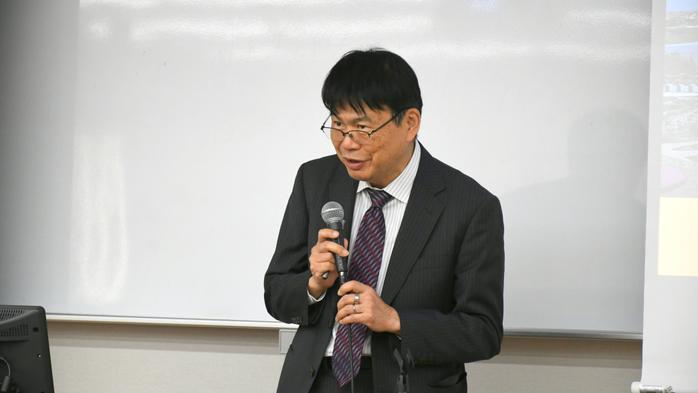 iPS研究の世界的第一人者・岡野栄之教授を招き特別講義