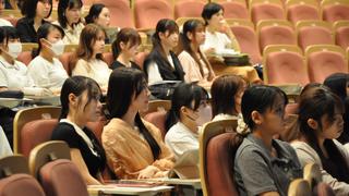 「臨地実習報告会」を開催【医療検査学科・臨床検査専門学校】