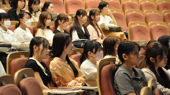 「臨地実習報告会」を開催【医療検査学科・臨床検査専門学校】