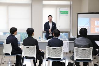 各ブースで行われた業界・企業説明会