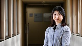医学部職員　眞部真紀子さんが華道で久留米市芸術奨励賞を受賞しました