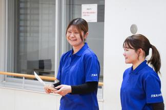 今回教室を担当した吉田さん（左）と米岡さん（右）