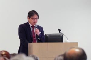 講演する岡部准教授