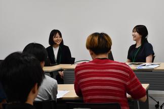 学生からの本音の質問にもお答えいただきました