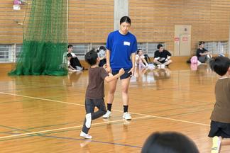 様々な動きを取り入れて走る練習をしました