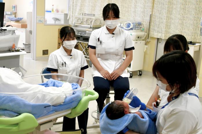 久留米大学病院で高校生がふれあい看護体験