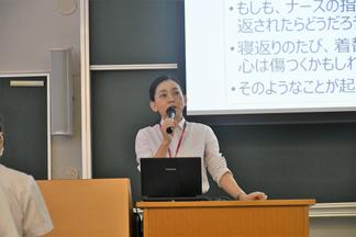 模擬授業「看護師の手のはたらき」(加悦教授)