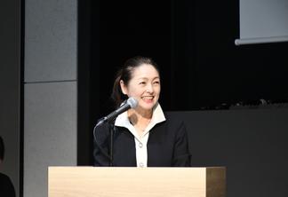 司会を務めた徳永玲子さん