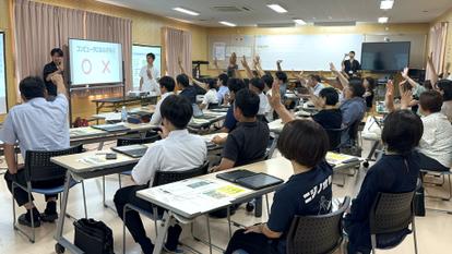 学生サークルteam.csvが愛知県瀬戸市の小中学校教員向け生成AI活用研修の講師を担当【商学部】