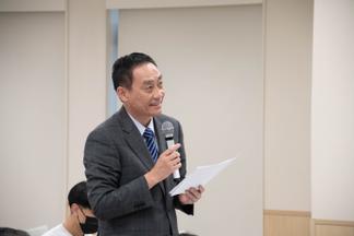 質問する上海師範大学管理学科/工程学部の郝勇教授
