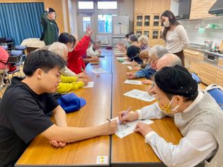 QRコードを塗り、スマホで写真にアクセス