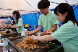 各部活動による模擬店