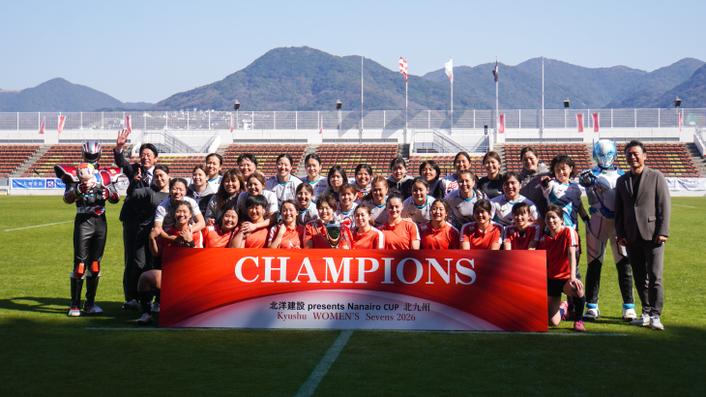 優勝・準優勝チームによるフォトセッション