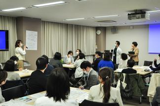 古村教授がフィードバックしながら議論を深めていきました