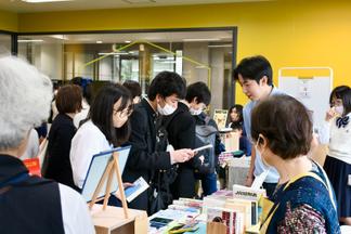 恒例の一箱古本市