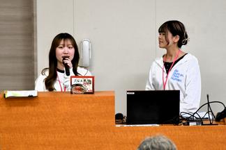 学生スタッフの司会で進行した全体ガイダンス