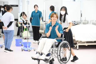 車椅子介助に挑戦
