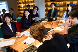 ひのさと48で行われた現地見学の様子