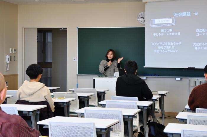 「知識創造論」市民活動から学ぶ創造的問題解決【文学部情報社会学科】