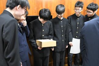 ケニス株式会社の4K顕微鏡カメラを副賞にいただきました