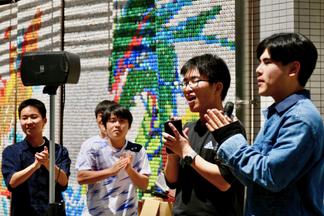 盛り上げる生徒
