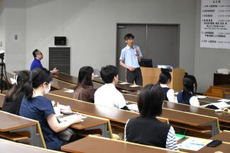 大学案内、入試説明会