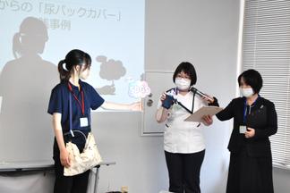 発表するほとめきプロジェクトチーム