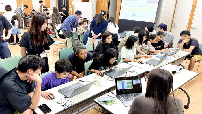 学生サークルteam.csvが横浜市の小学生にプログラミング講座を開催【商学部】