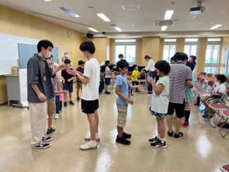 小学生と大学生でリズム遊びをしました