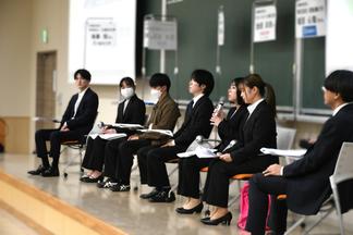 企業や業界の特徴について説明