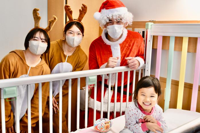 女子ラグビーナナイロプリズム福岡の選手が小児病棟を訪問しました