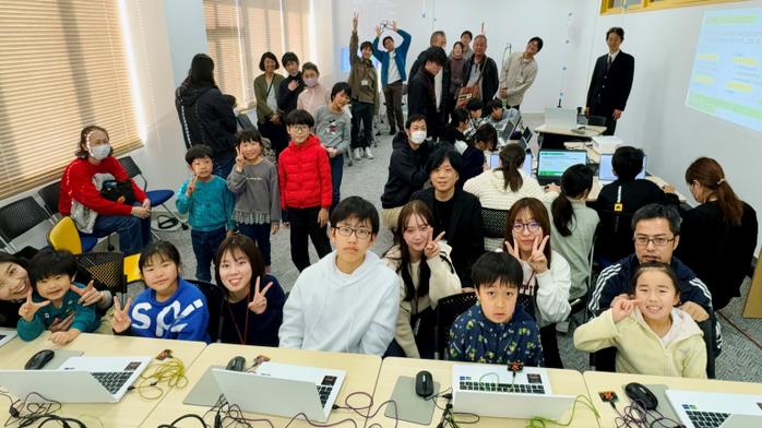 学生サークルteam.csvが鹿児島県長島町のSTEAM教育事業に参画し子ども向けプログラミング講座を開催【商学部】