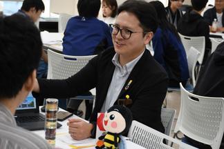 ホンネカフェ(第2部)は情報社会学科「キャリアデザインⅡ」とコラボ開催