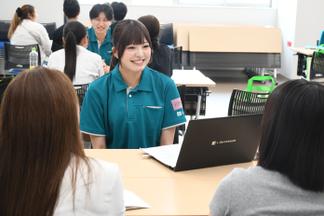 在学生が学生生活や合格体験談を紹介