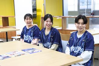 2年目のメンバー（3年末岡ひばりさん、3年中村楓夏さん、3年谷口瑠依さん）