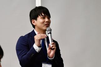 質疑応答では院生同士の議論で学びを深めます