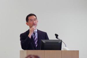 講演する川口講師