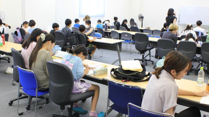 高等教育コンソーシアム久留米で「小学生と大学生のふれあい教室」