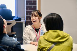 看護学科の相談コーナーを含む7つの相談ブースを設置