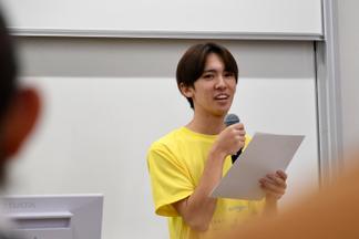 学生生活について紹介する上永吉さん
