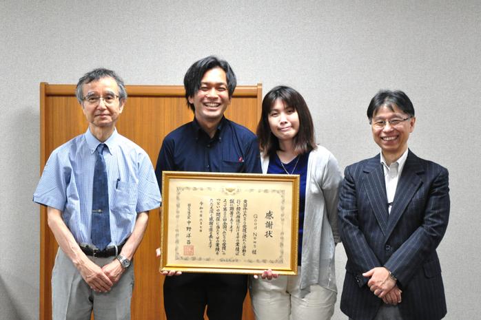 卒業生が代表の環境保全団体が大臣表彰を受賞し表敬訪問しました