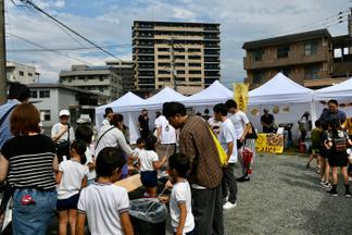 多くの来場者で賑わう会場の様子