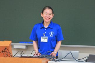 総合子ども学専攻の学びについて説明する大谷教授