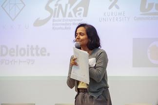 閉会の挨拶をした外国語教育研究所のランブクピティヤ講師